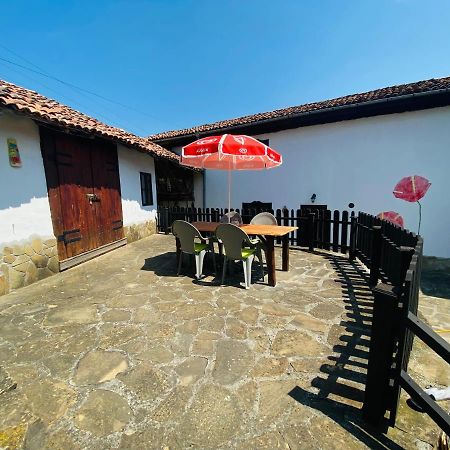 Lavender And Poppy Cottages Bebrovo Екстериор снимка